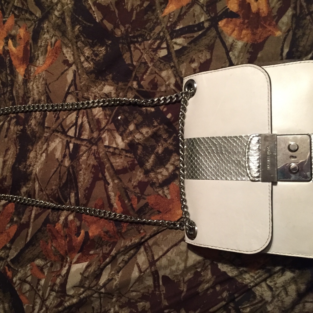Beautiful white Michael Kors purse